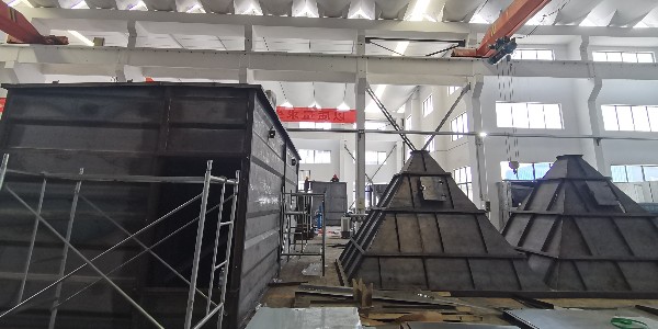 战高温斗酷暑、保质量促生产：<i style='color:red'>滤筒除尘器厂家</i>极悦娱乐谱写品牌华章