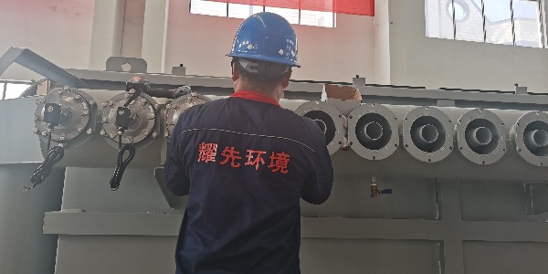 改良水泥厂整体环境，<i style='color:red'>治理粉尘污染</i>找除尘器厂家极悦“双管齐下”