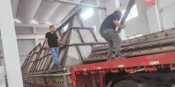 新技术新活力：除尘器厂家极悦<i style='color:red'>锅炉布袋除尘器</i>科技创新高质量发展